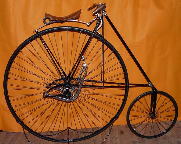 2020 Fève Histoire des Vélos Un Vélo de 1869 à 1880 